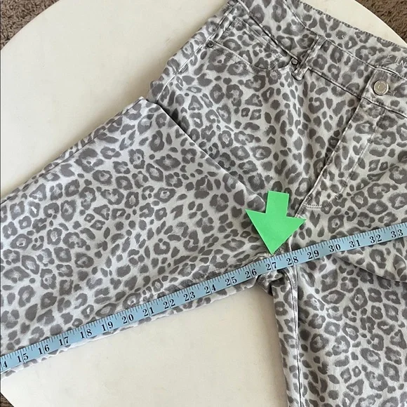 White House Black Market Gray Leopard Skinny Jeans - Picture 11 of 14